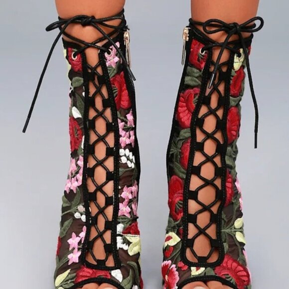 Liliana Pink and Black Sandals with Open Design - Picture 1 of 12